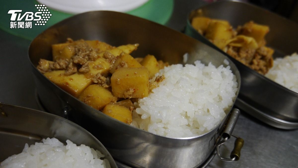 餵學生吃垃圾?新北4小學午餐驚見「異物蟲體」 惡質廠商遭嚴懲