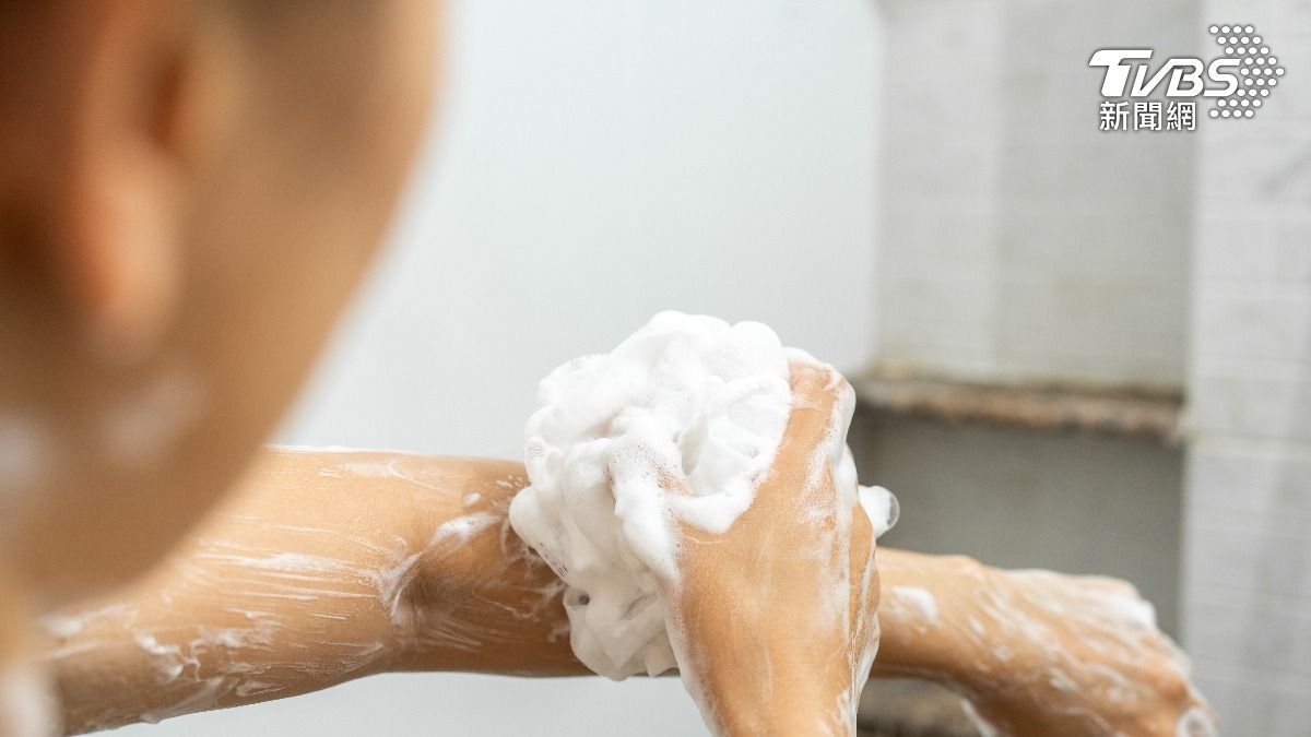 沐浴乳「加水搖一搖」讓細菌狂滋生 譚敦慈:是大忌