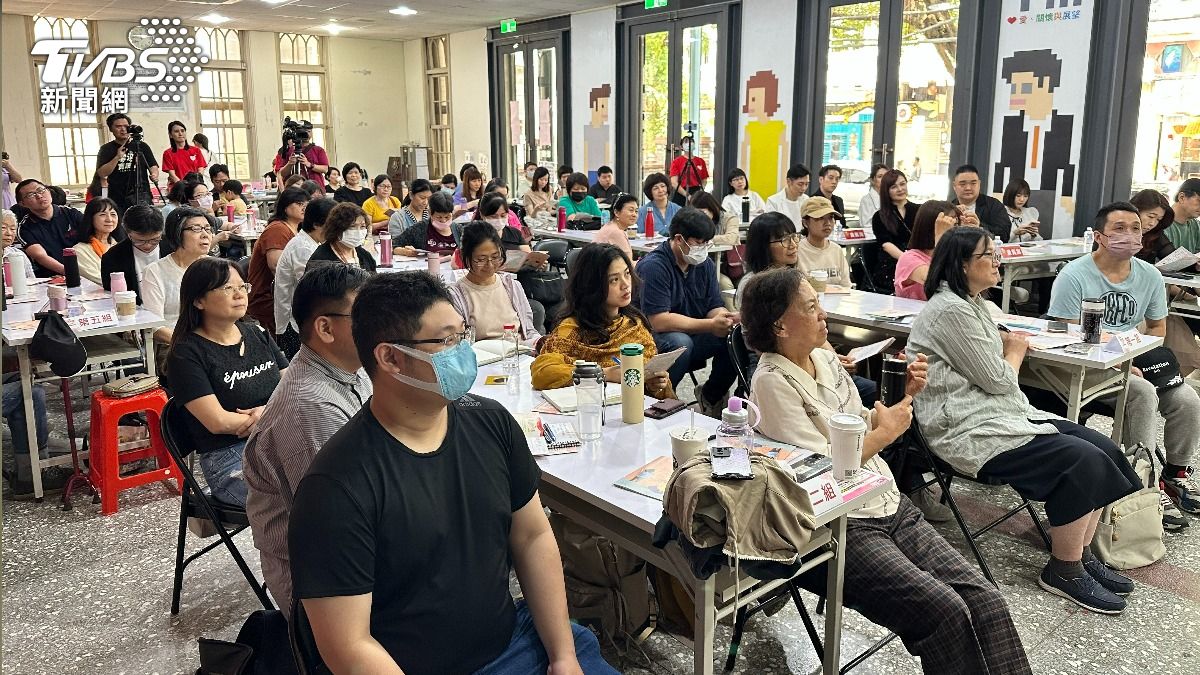 來自全台各縣市的學員參與此次心情陪伴師工作坊。(圖/程子奕攝)