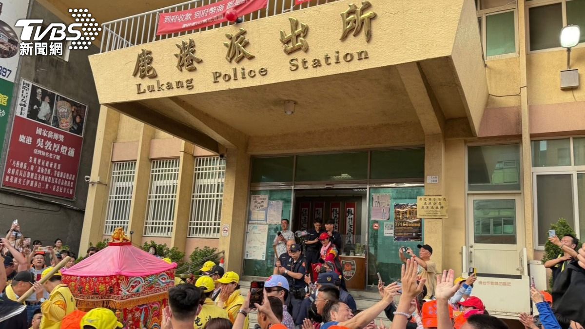 白沙屯媽祖鑾轎停駕鹿港所。（圖／白沙屯拱天宮）