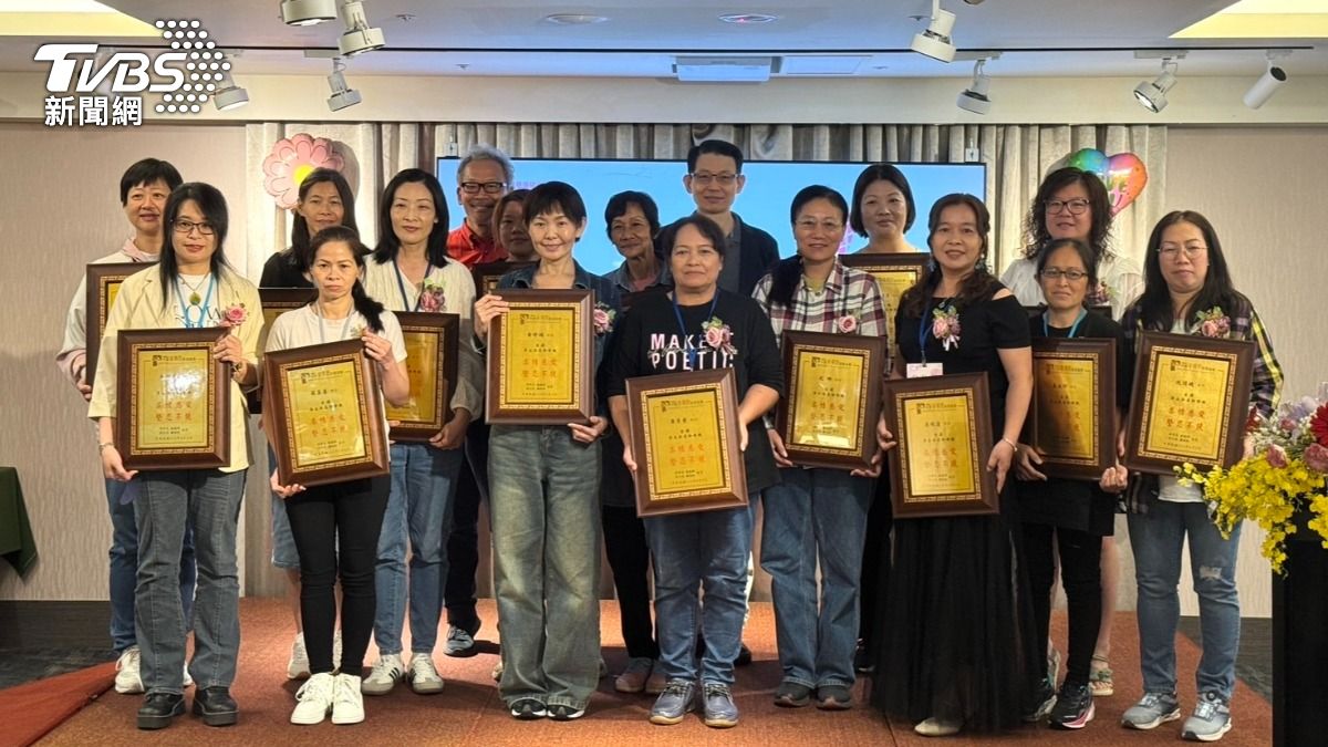 忍手臂斷裂之痛獨自養大4兒女!「柔韌母親」故事惹哭全場