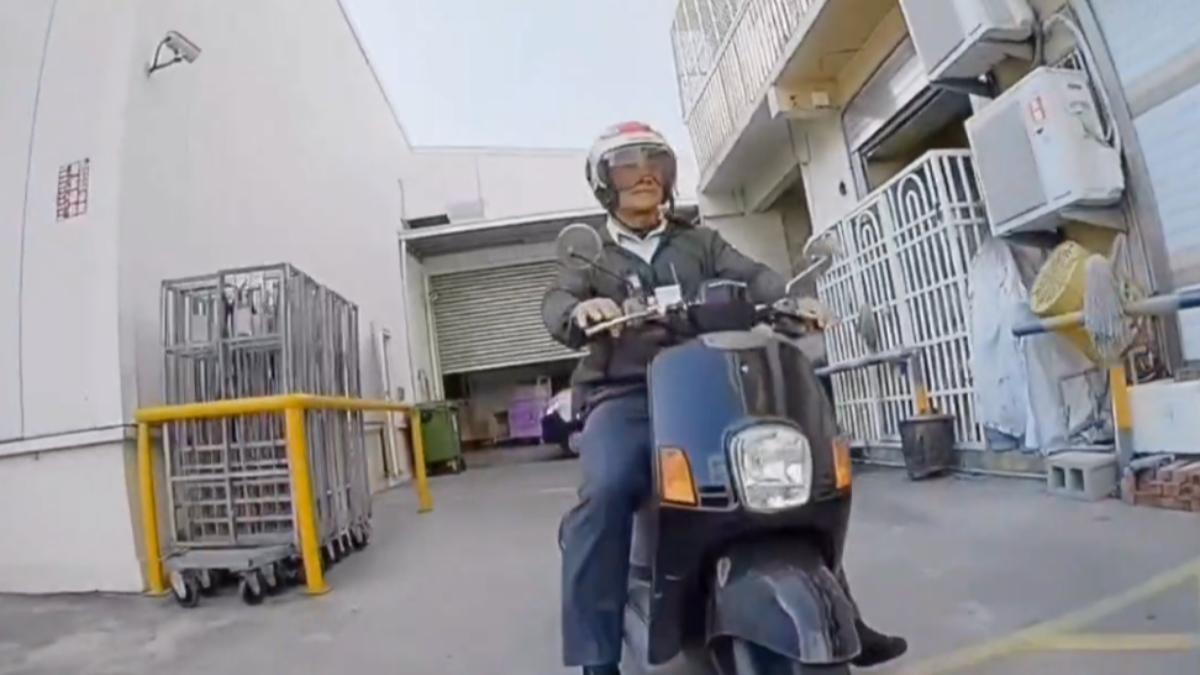 「停車!」學生無照騎車 教官也騎車在後「死亡追殺60s」