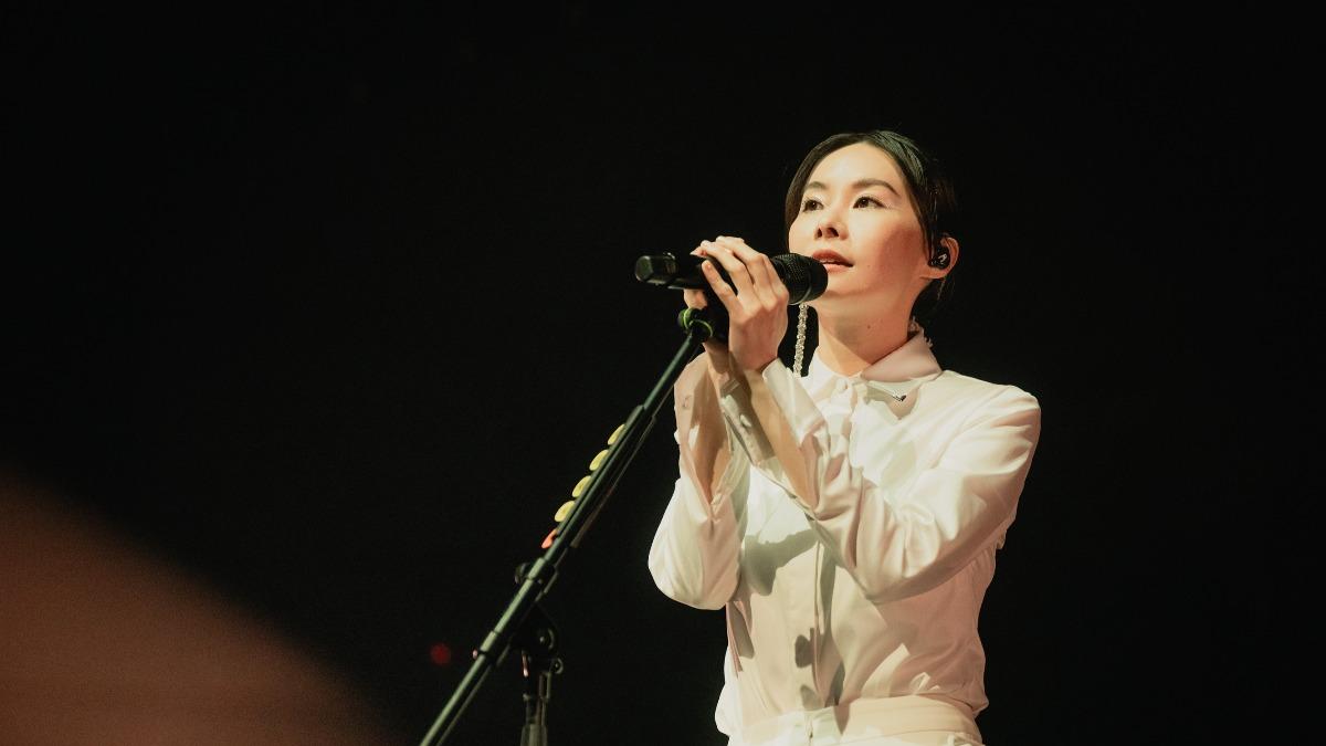 金曲歌后不忍了!唱一半突爆「髒話」 吐真心話:真很累