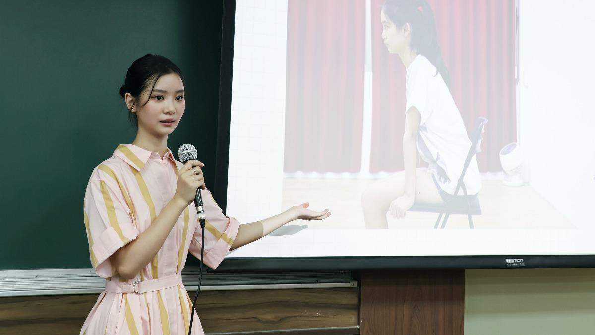 于卉喬「剃光頭演癌童」揭幕後嘔吐辛酸 台大演講驚獲感謝狀
