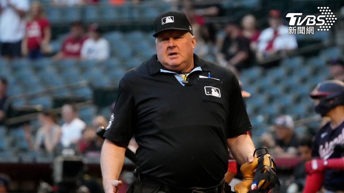 MLB主審沒關麥大罵髒話 網友笑翻:這才是我要的裁判