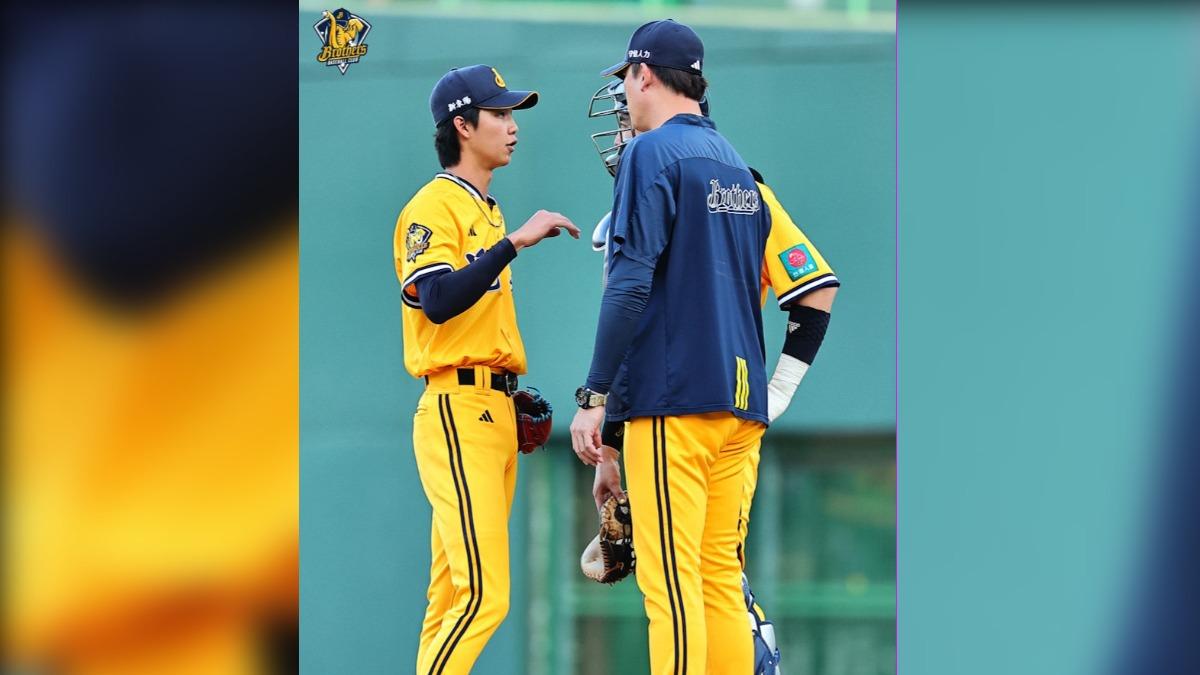 新秀盧孟揚無緣首勝。(圖/翻攝自臉書@Brotherelephants)