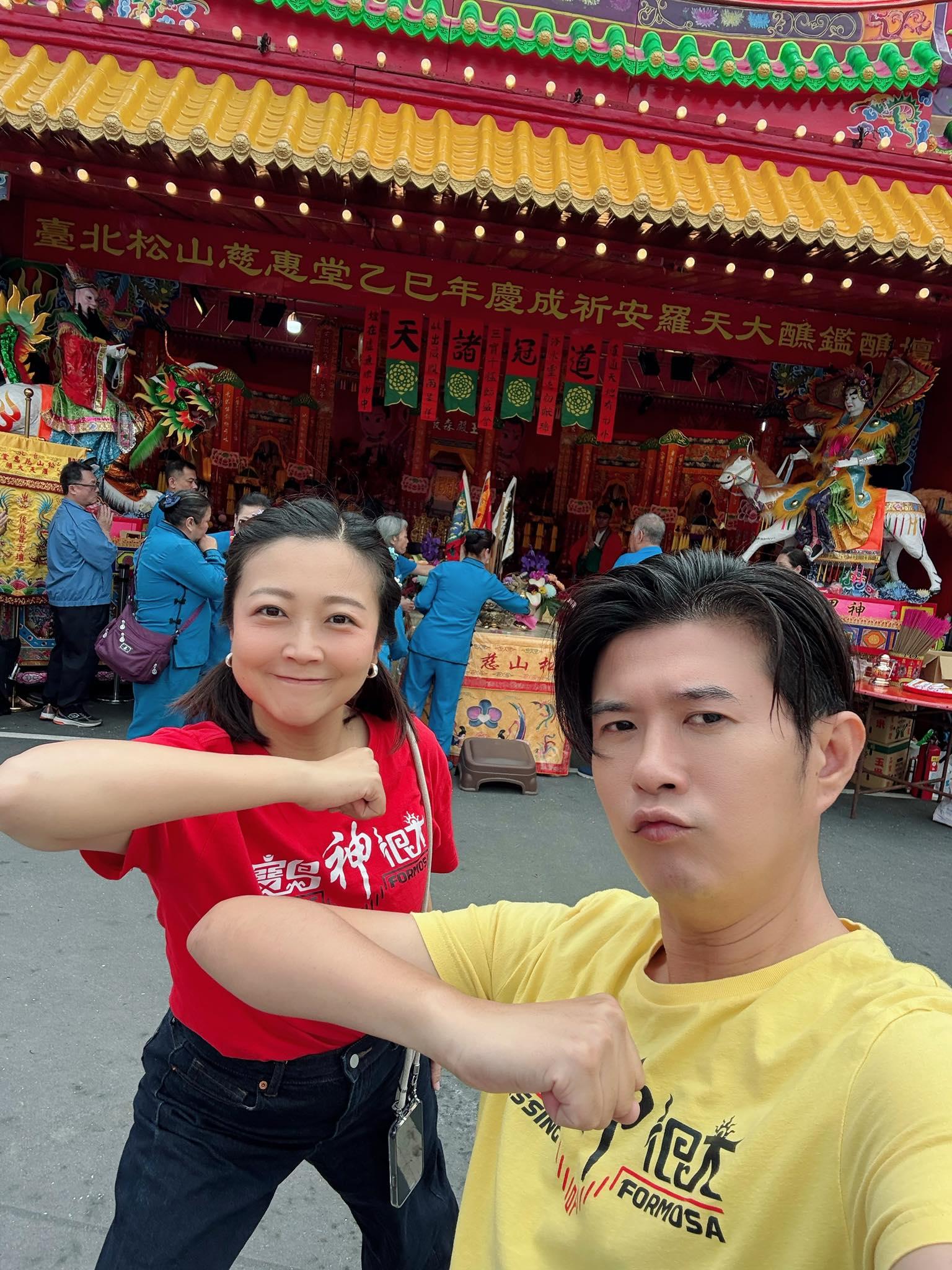 顏永烈(右)婚後育有二子。(圖/翻攝自顏永烈臉書)