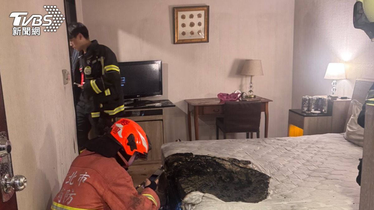 菸蒂未熄燒床墊！新北2女旅店酒醉　一氧化碳中毒1人插管