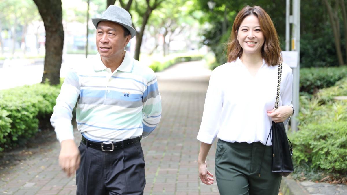 蘇晏霈(右)、游安順多年後再度搭檔默契依舊。(圖/民視提供)