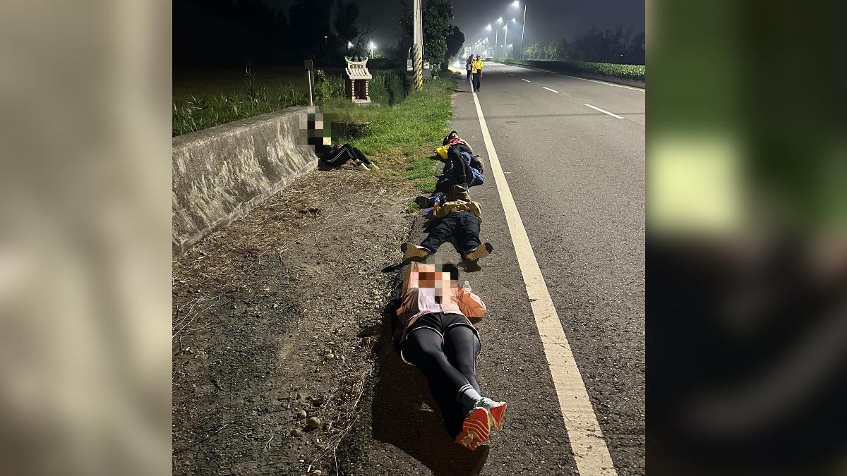 追不上粉紅超跑!他見一幕喊「落隊組福利」 眾人傻眼反開罵