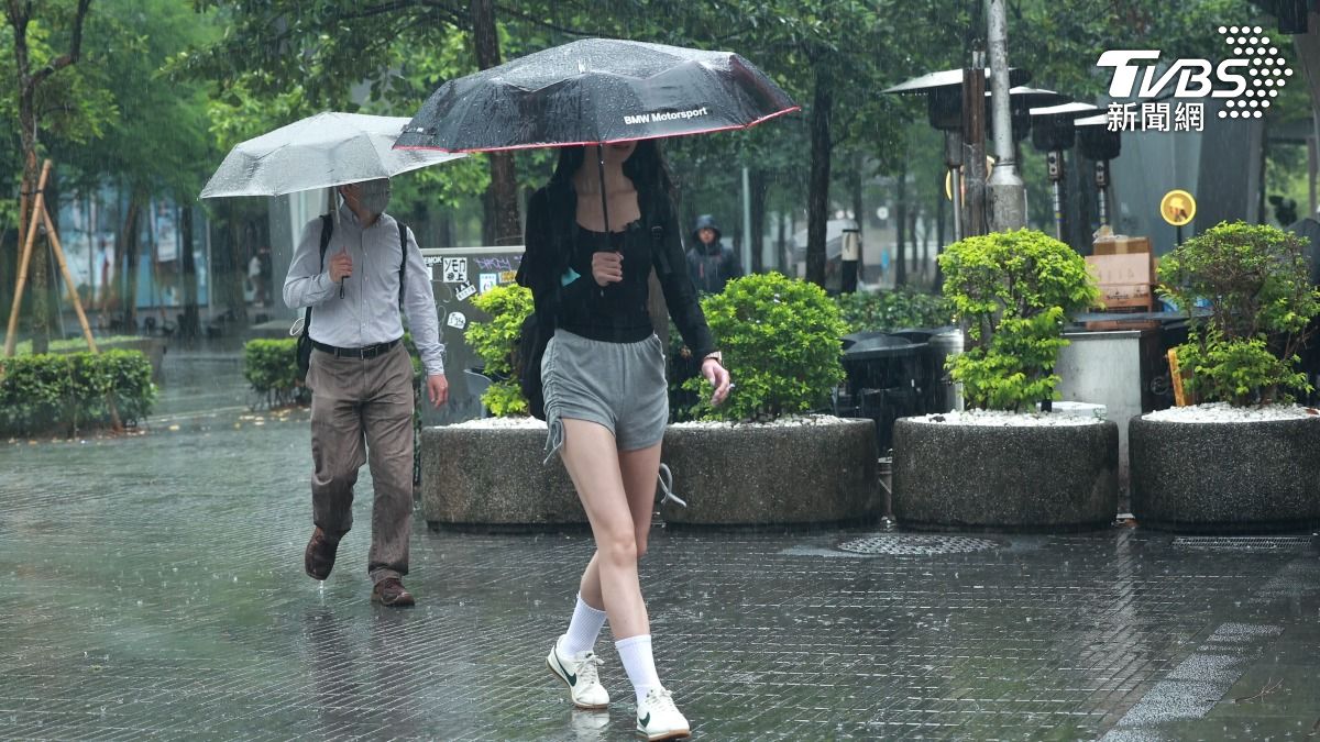 天氣/變天雷雨先殺到!明起大範圍「雨彈開炸」
