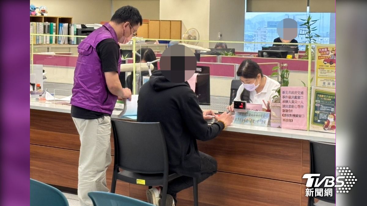 欠酒駕罰鍰40萬3年不繳 為領百萬保險遺產現身低頭