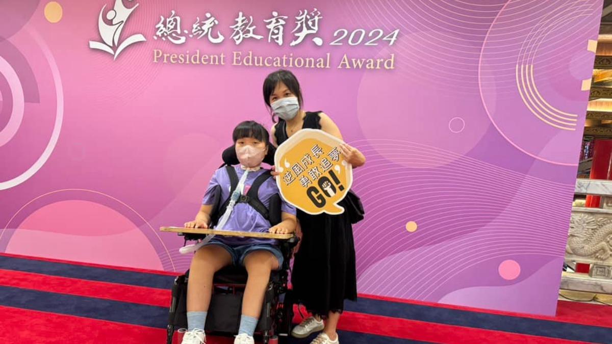 就讀國中的珣珣去年得到總統教育獎。（圖／翻攝自張珣珣臉書）