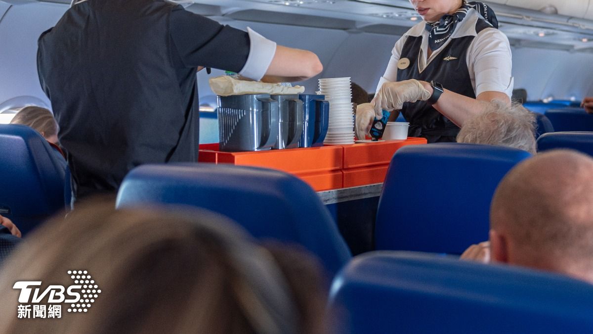 點飲料也可能毀掉空服員的一天。(示意圖/達志影像shutterstock)