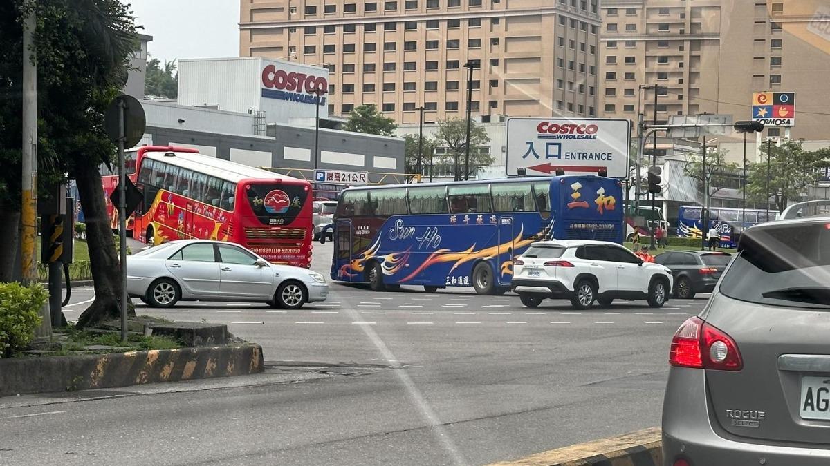外地人包遊覽車逛好市多? 網友揭真相:還提早開門