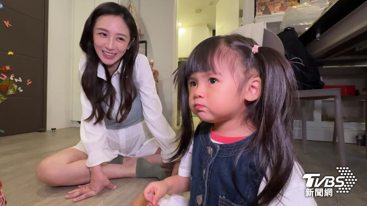 蔡允潔和女兒小福星(圖/TVBS)