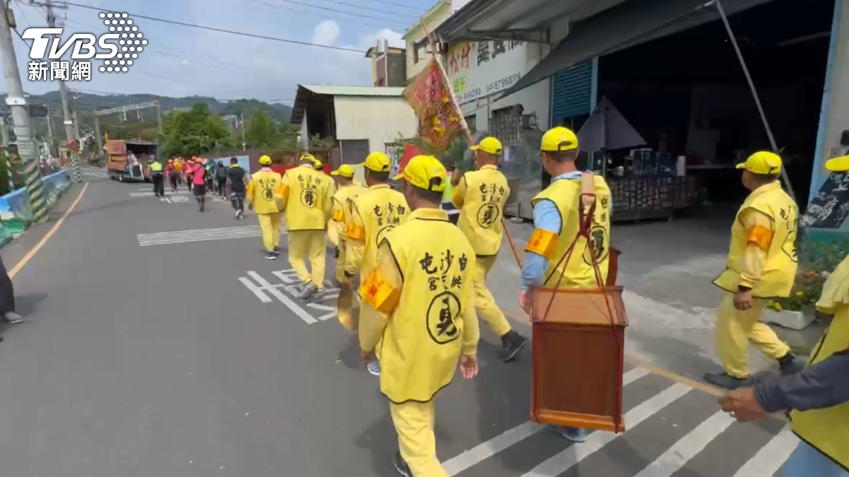 相距7500公尺!媽祖正在南投賜福中 頭旗在彰化遭海放