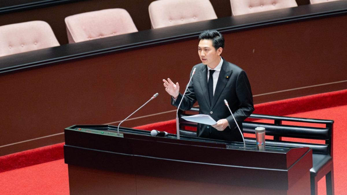 匯率飆升央行為何不敢動? 藍委疑與美達協議:台經濟恐停滯30年
