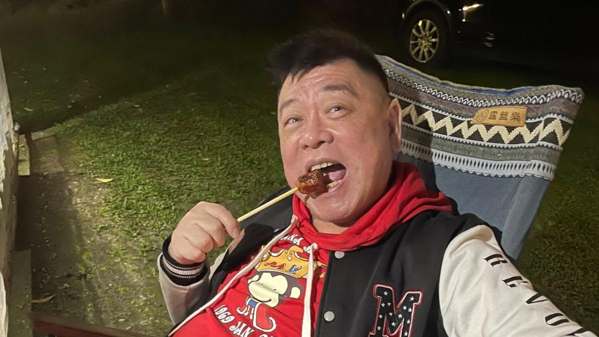 孫德榮身體歪斜1年!「腰椎出狀況」已無法自立 醫生見1行為好自責