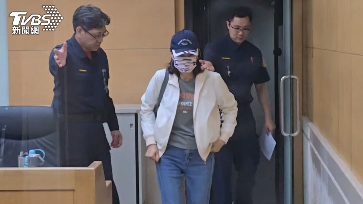 祝文宇的妻子、甲山林建設董事長張瀛珠以500萬元交保。(圖/TVBS)