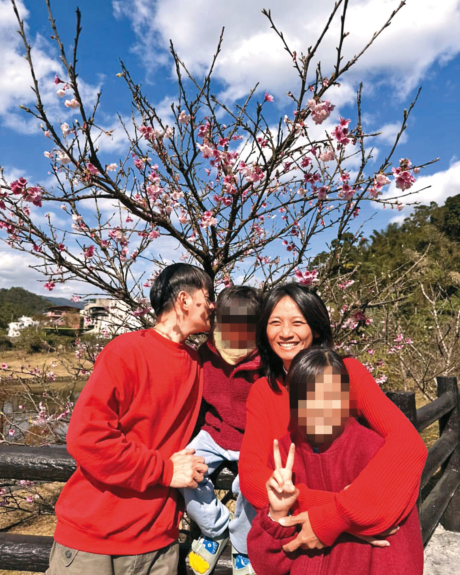 年初時,宥勝還與老婆慈惠分享生活日常,po出初一帶小孩走春的畫面。(圖/翻攝自慈惠IG)
