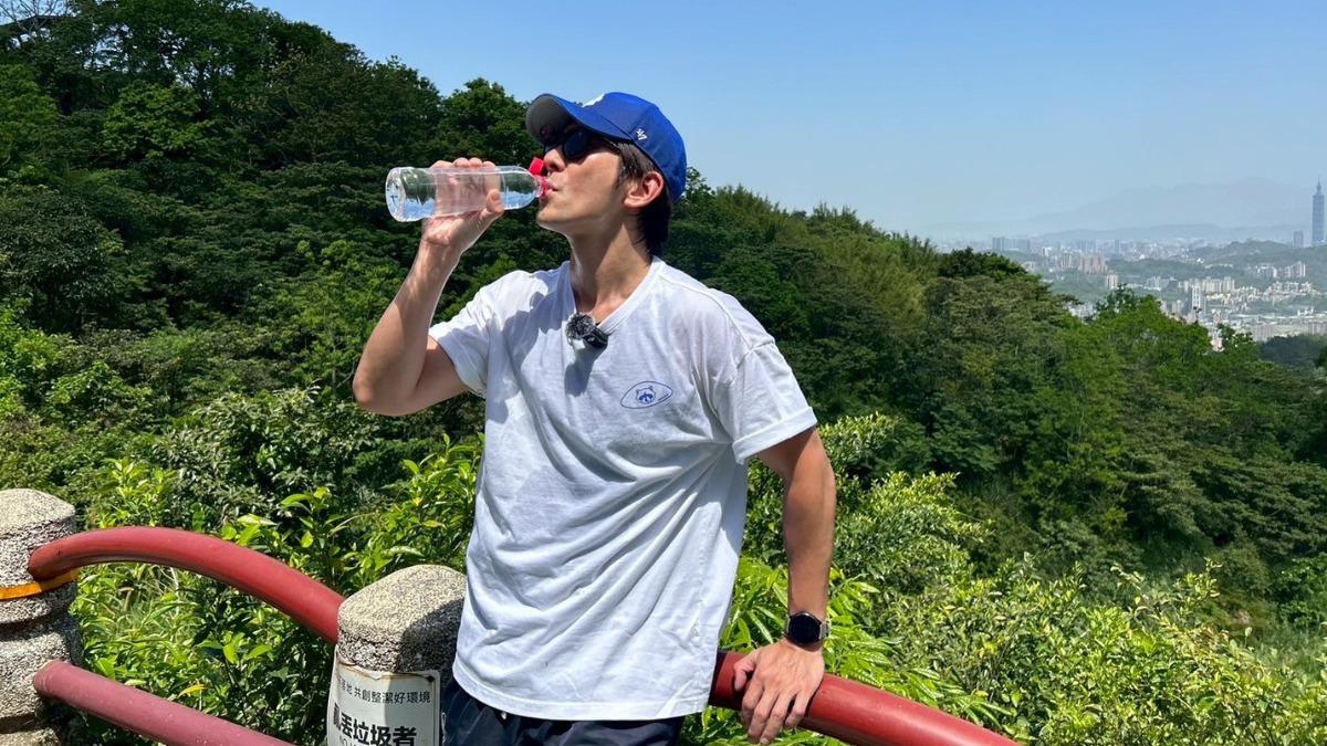修杰楷動念參加壯年運動會,自稱「被演藝圈耽誤的運動員」。(圖/《修TIME》提供)