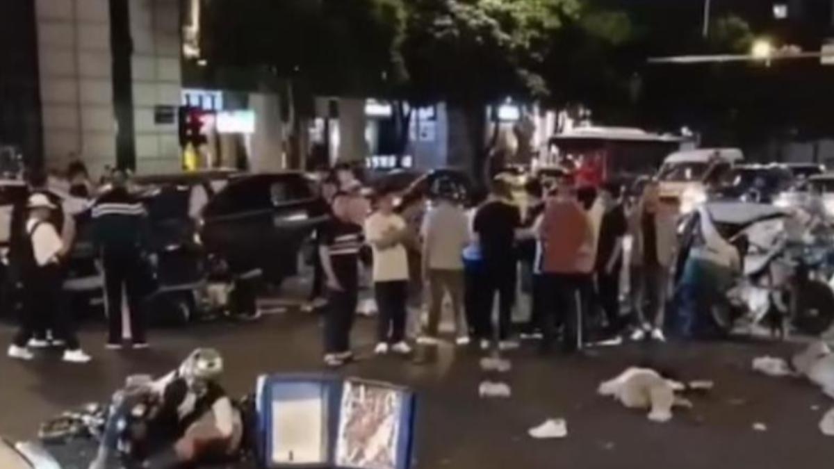 五一長假期間，大陸福建福州市區驚傳無差別撞人事件。（圖／X平台）