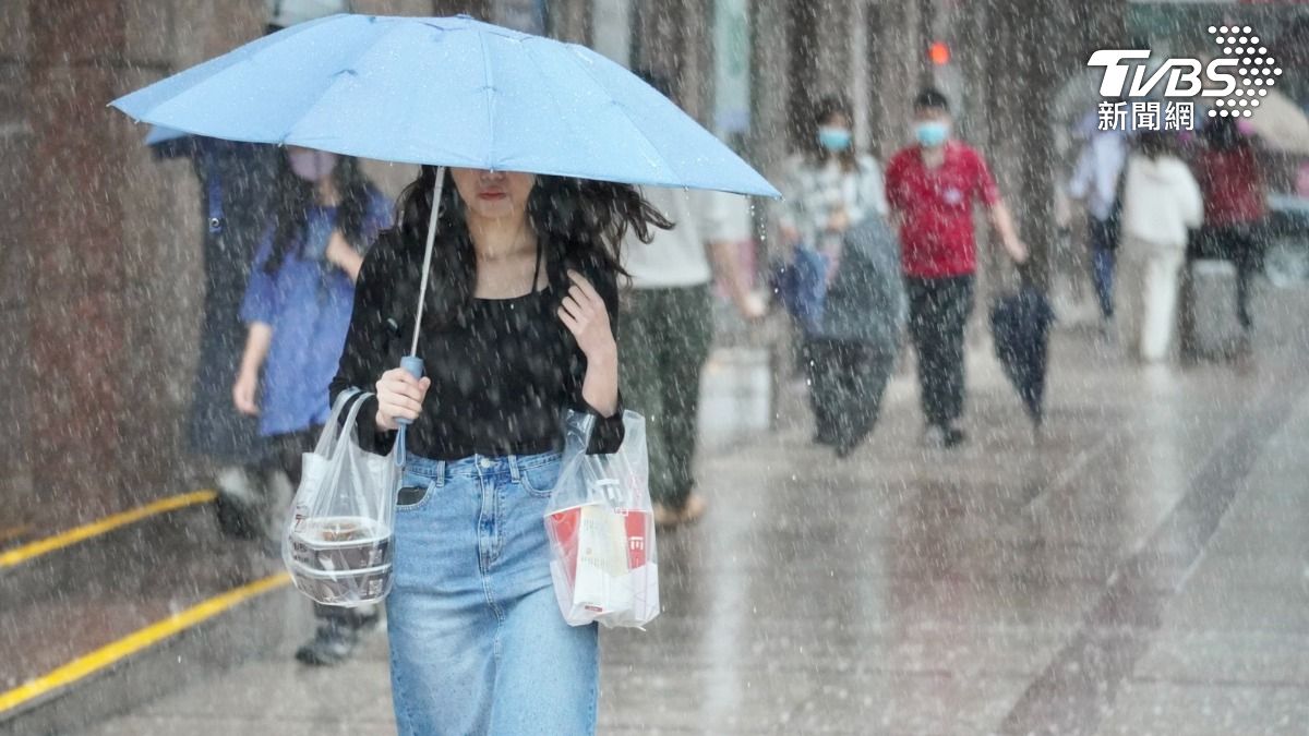 天氣/只緩1天!下波變天「由北往南」灌雨彈 母親節全台濕透