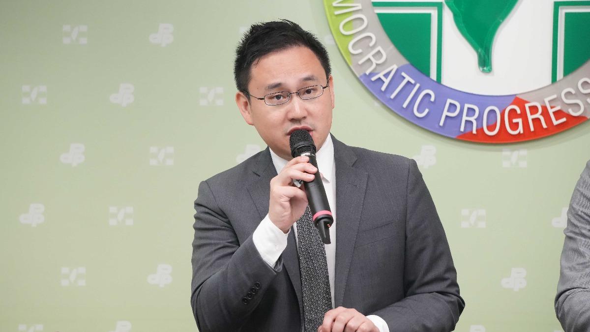 趙怡翔批評朱立倫做了錯誤示範。(圖/民進黨提供)
