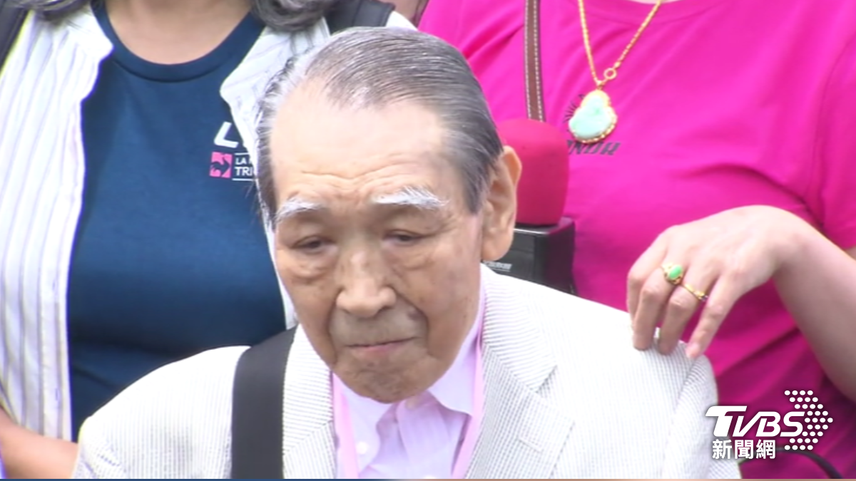 世界各地粉絲聚集 鄧麗君經紀人也現身（圖／TVBS）