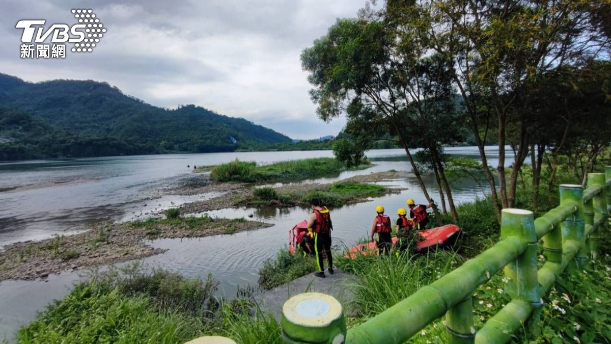 新北釣客下水抓魚溺水飄1.2公里被救起 搶救不治