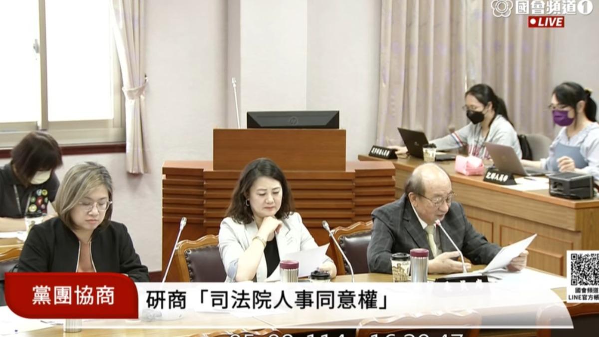 好久不見的民進黨立院黨團總召柯建銘,今(8)日滿血回歸黨團協商。(圖/立法院議事轉播頻道)