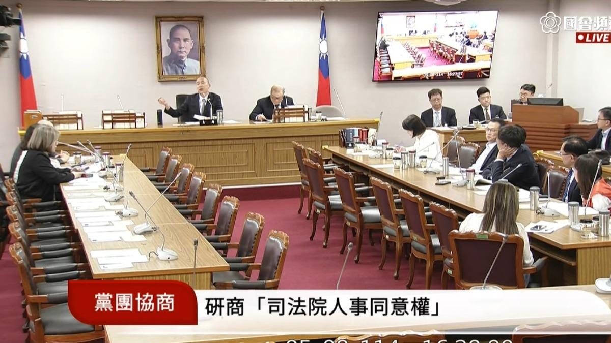 被韓國瑜酸生病不吃藥 柯建銘爆氣:我們都「無髮」但不要無天
