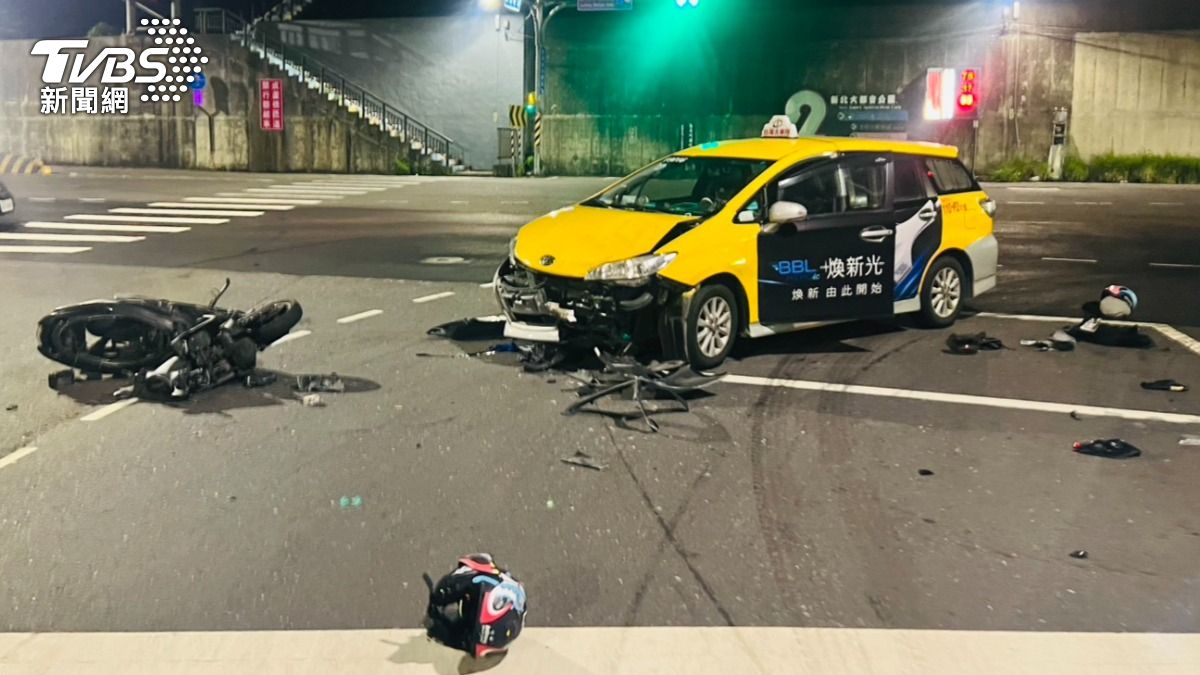 陳男左小腿及雙膝挫傷，救護人員到場後將其送往淡水馬偕醫院救治，經診療無生命危險。（圖／TVBS）
