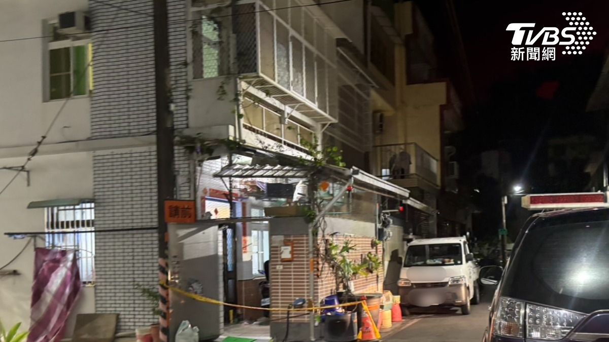 警方抵達時陳女倒在血泊中已奄奄一息。(圖/TVBS)
