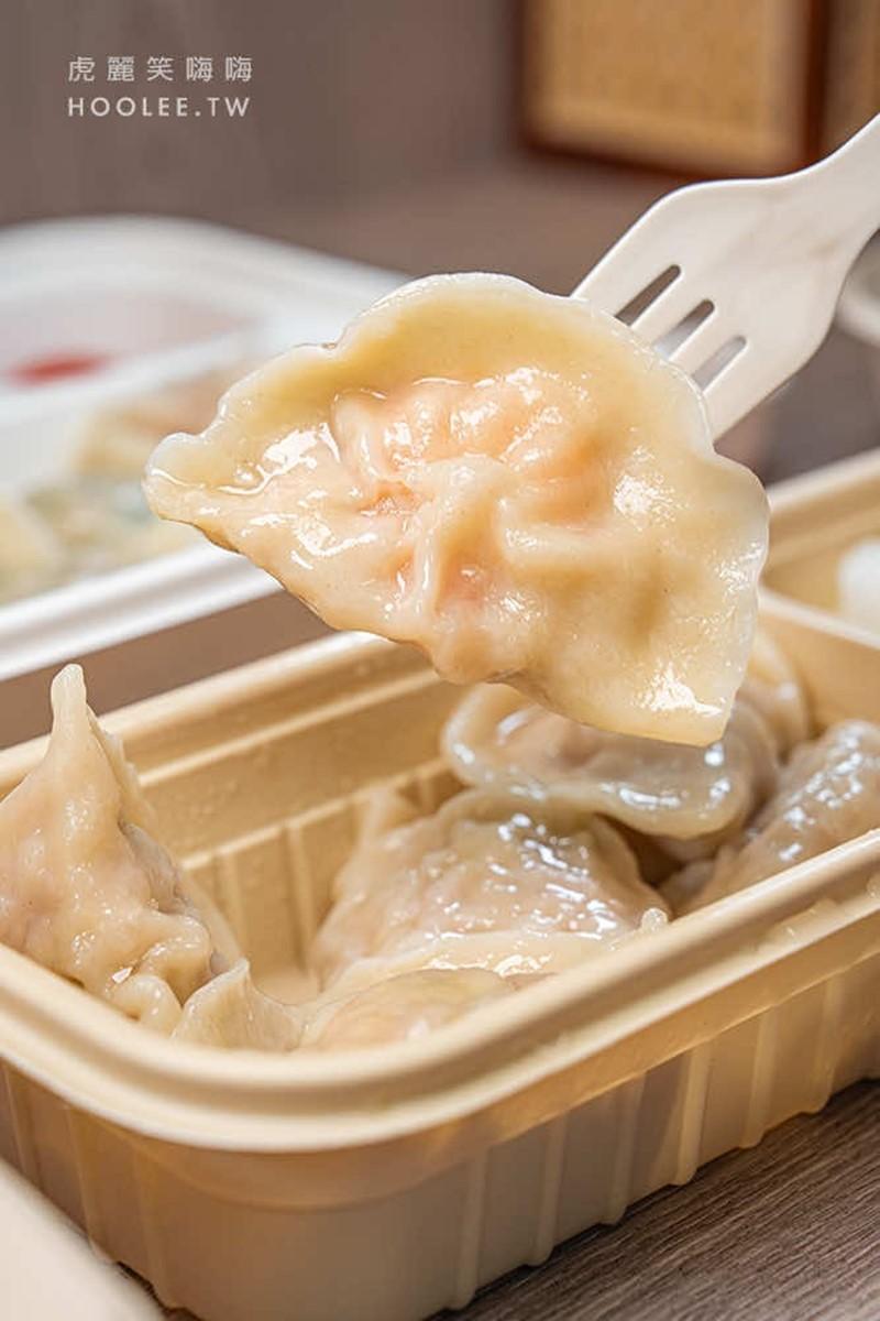 水餃尺寸號稱是一般市售的1.5倍大,水餃皮厚實不易破,內餡也很飽滿。(圖/虎麗笑嗨提供)