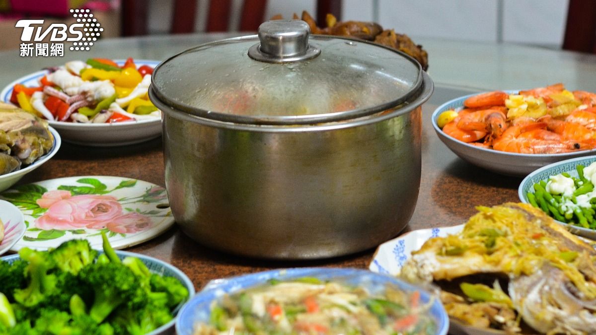 別吃太多!炒菜愛用「1類油」恐罹癌、失智 專家:比糖更可怕