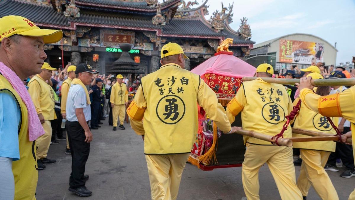白沙屯媽祖進香!轎班「勇」字衣由來? 內行講古:與清朝有關