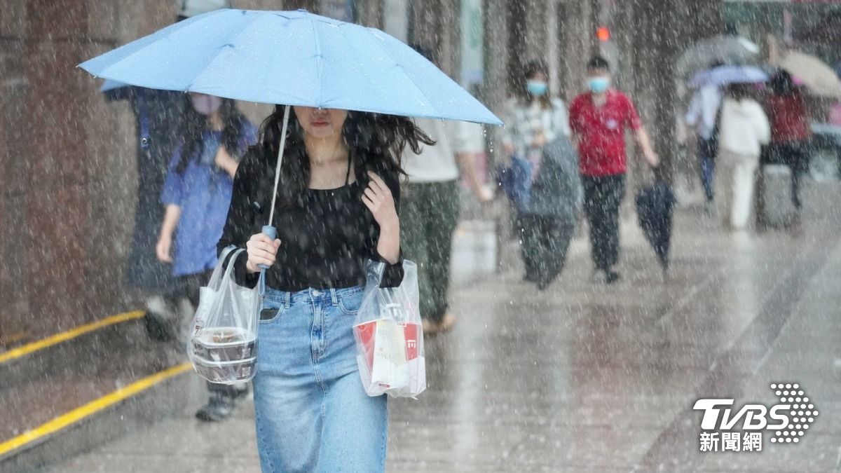 天氣/蝴蝶颱風最快今生成!愈晚雨愈大 明起強降雨轟2地區