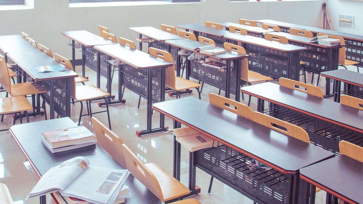 老師霸凌特教生1/摔作業、強逼罰寫、拍影片羞辱 國小師遭爆霸凌特教生