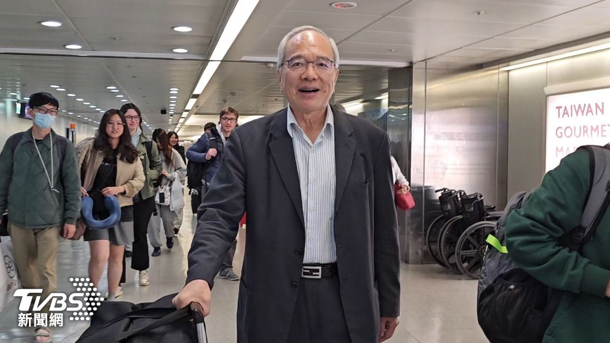 駐教廷大使李世明卸任返台。（圖／TVBS）