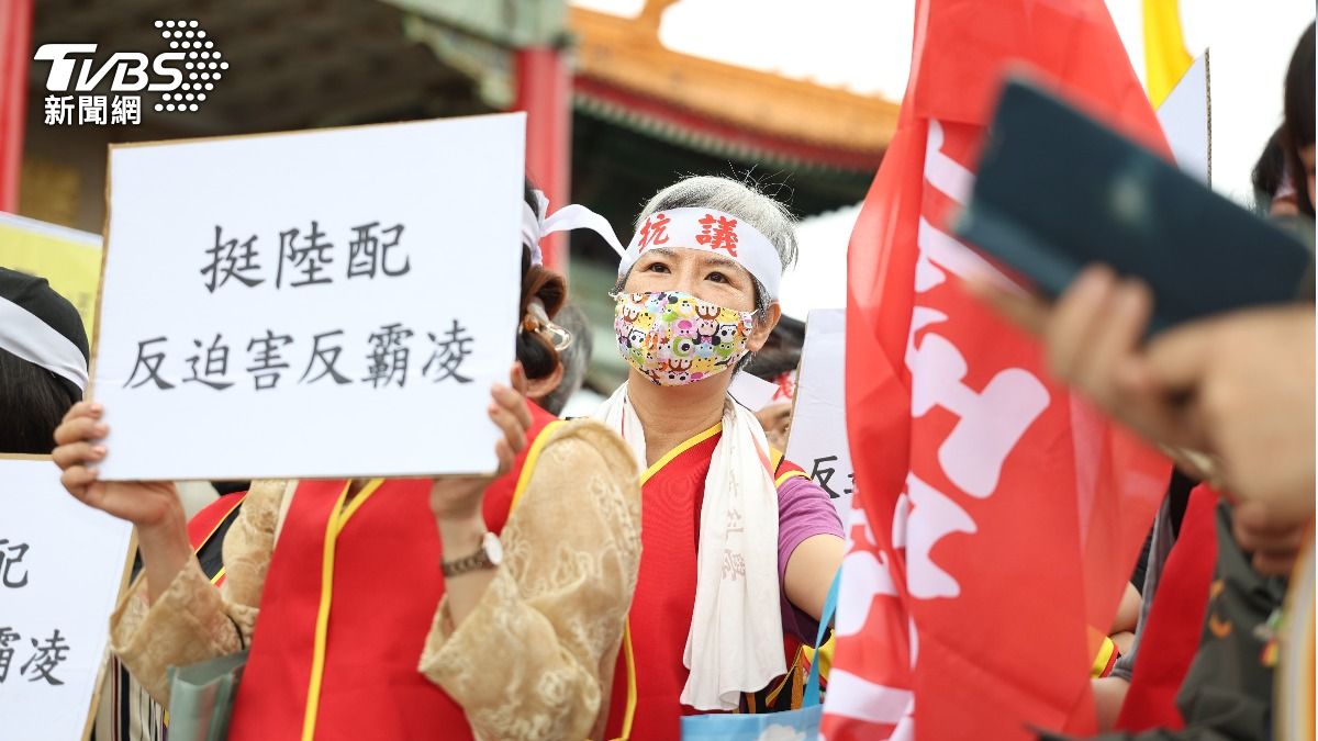上街捍衛身分權　陸配哽咽：差別待遇讓我們很受傷