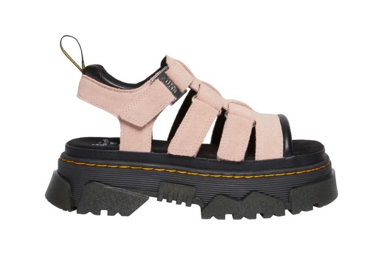 Dr. Martens Mattison 3S 三帶式涼拖鞋。(圖/翻攝自Dr. Martens官網)