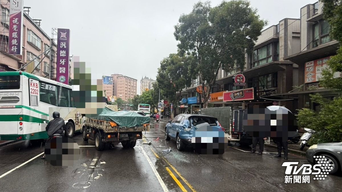 有片/新北男載同事慘遭貨車追撞 1人腦震盪送醫