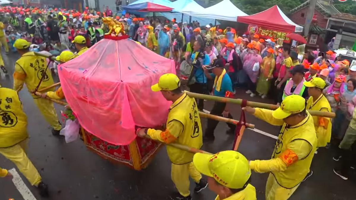 媽祖罷免,大罷免大成宮,白沙屯媽祖罷免,白沙屯媽祖,白沙屯媽,白沙屯媽祖回鑾,粉紅超跑,拱天宮,媽祖通霄鎮,媽祖罷團