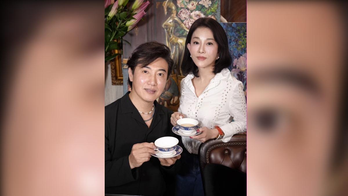 陳鴻(左)和好友邱于庭一起上娛樂頭條YT節目。(圖/邱于庭提供)