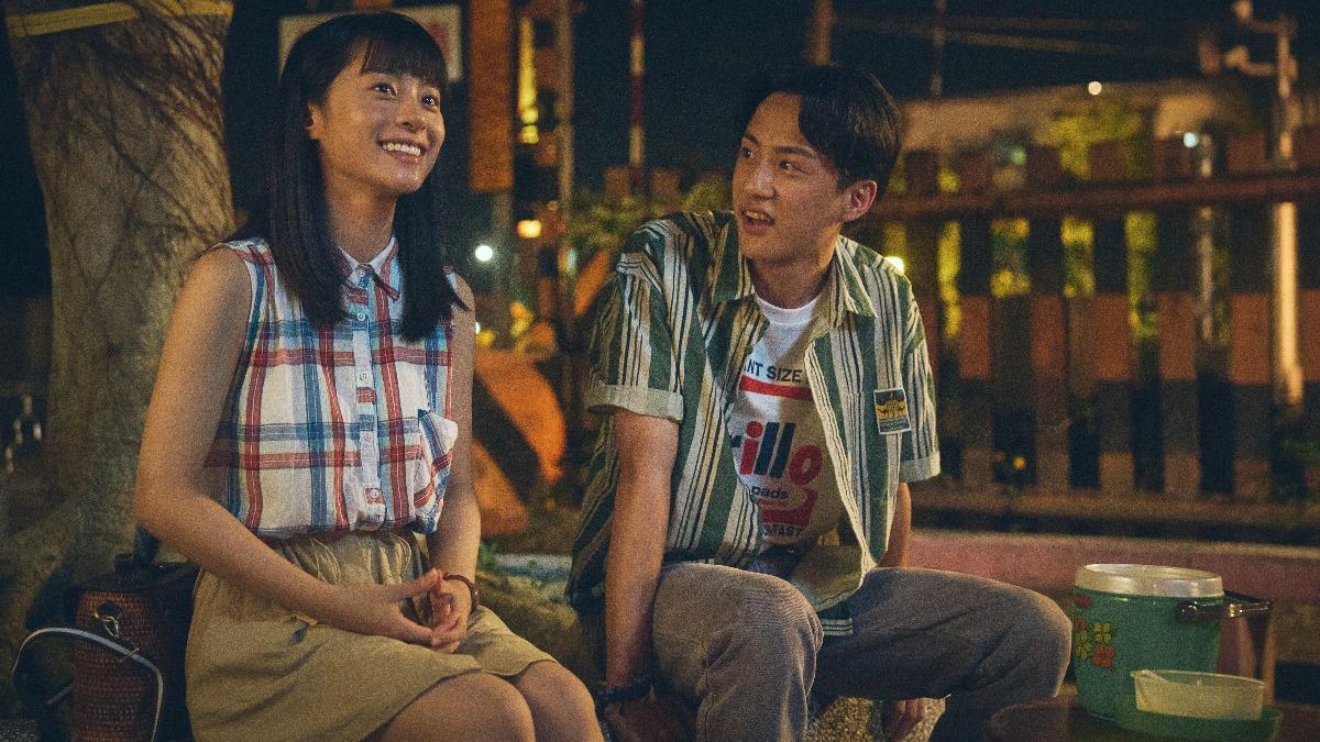 《成功路上》許莉廷(左)送湯給吳翰林。(圖/華視提供)