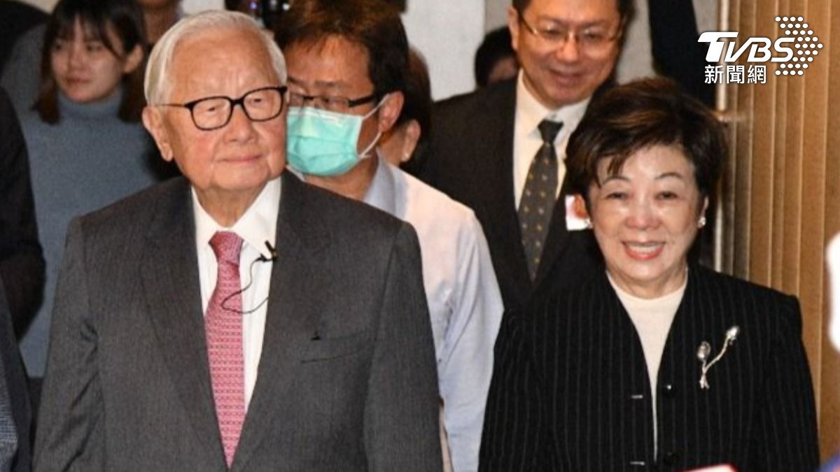 張忠謀妻「常吃5食物」！80歲超長壽　還防肌少症