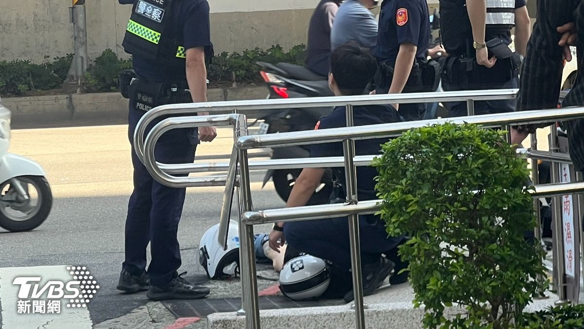 有片/永和交警助攔查毒蟲慘被同仁撞骨折 追捕畫面曝光