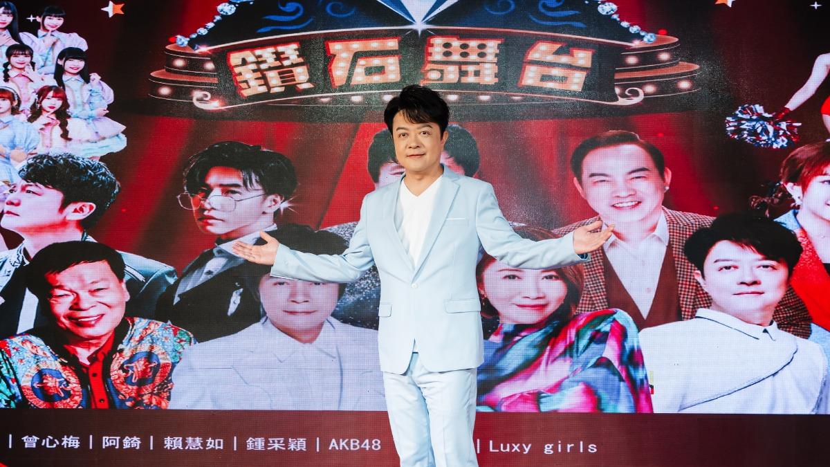翁立友靠洪榮宏翻身。(圖/萬星傳播提供)